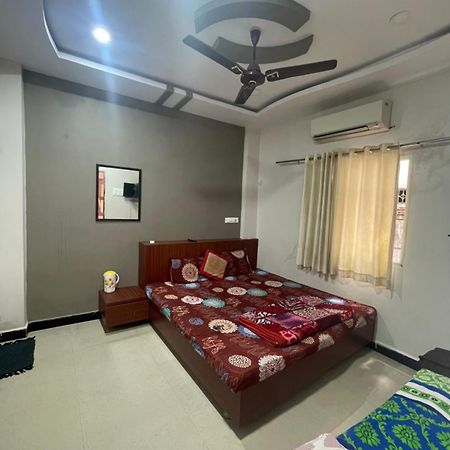 Satguru Guest House Ujjain Exterior foto
